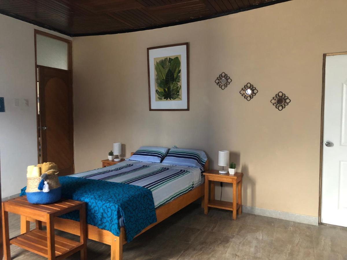 Poseidon Guest House อีกีโตส ภายนอก รูปภาพ