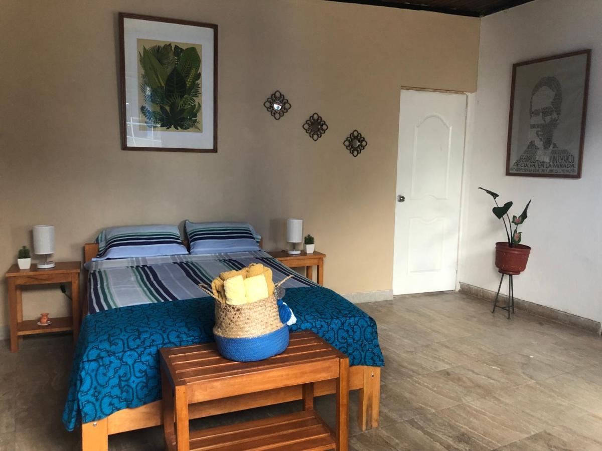Poseidon Guest House อีกีโตส ภายนอก รูปภาพ